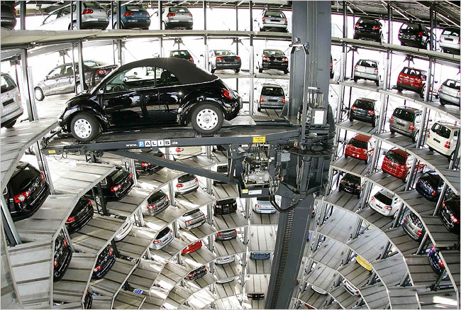 Choáng ngợp với CarTower của Volkswagen Đức